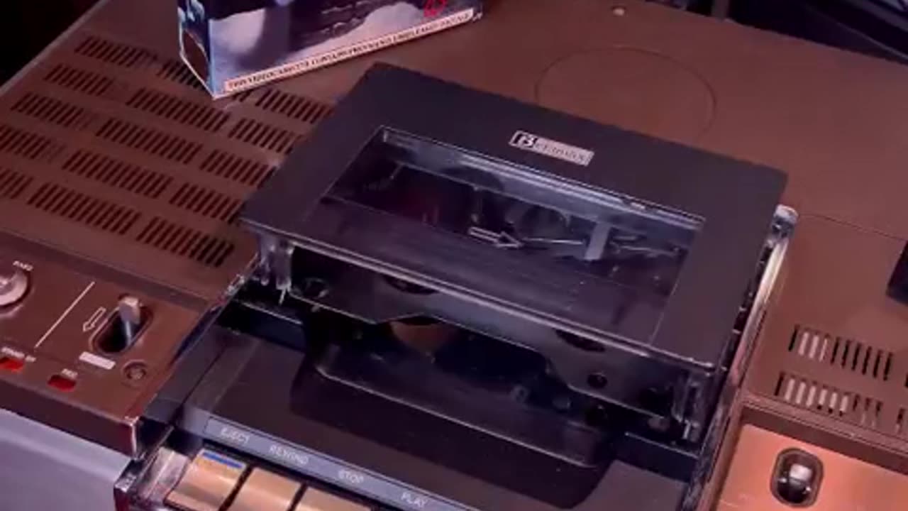 🤯📺 Watch This Retro TV Get Tested After 20 Years! | FeedMyCuriosity