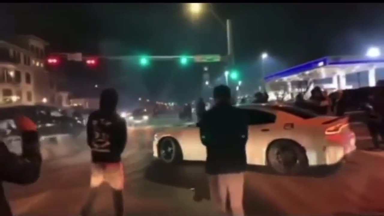 Light pole said “not today cowboy” and fought back