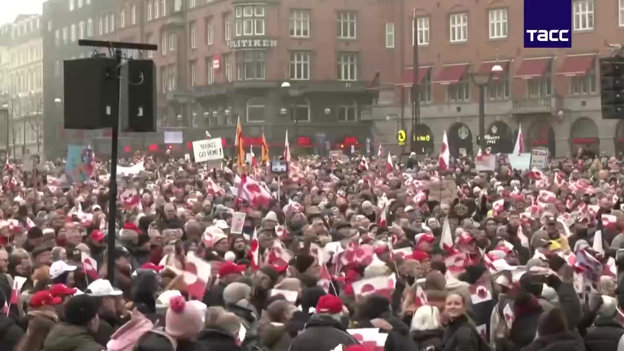 Thousands of people gathered in Copenhagen for a large Danmarks radio reported.