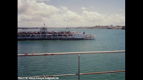 Jedwali la Mbili kwa Mombasa kwa Kiswahili, Kiingereza na Kiarabu (Kimoroko) kwenye Shule ya Nyumbani ni Uhuru