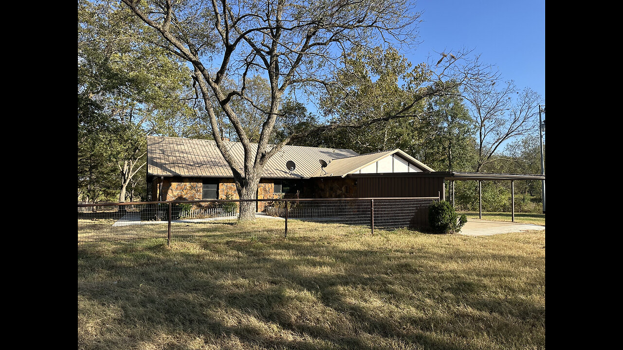 6 Acres with home for sale in Allen OK