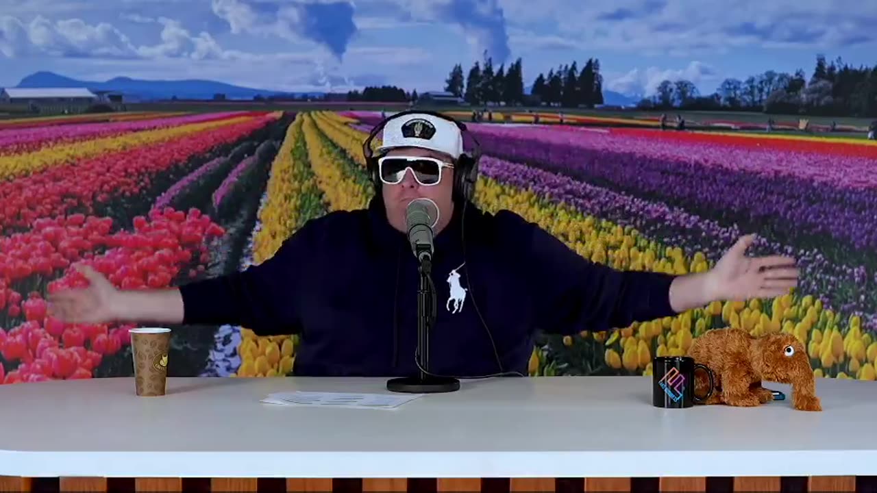 Tim Dillon mocks anti-Iran propaganda