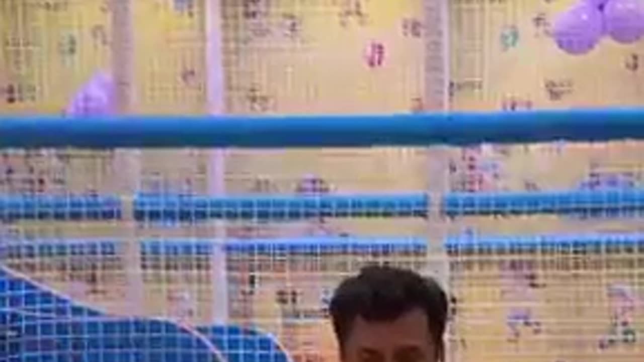 Ashish Comedyholiday Memengg