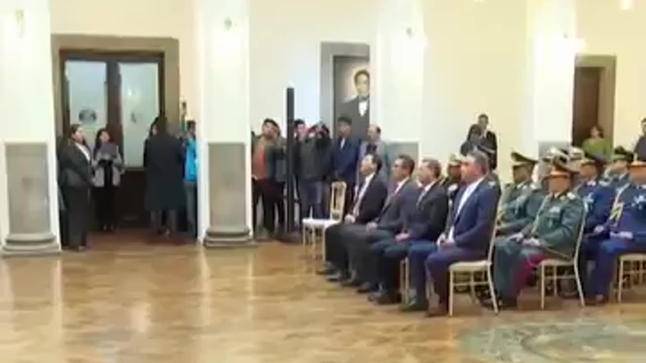 Cofres vazios após 20 anos de esquerda na Bolívia. O Lulaladrão fará o mesmo pois já gostou com a militância.