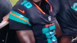 Tyreek hill carted off the field
