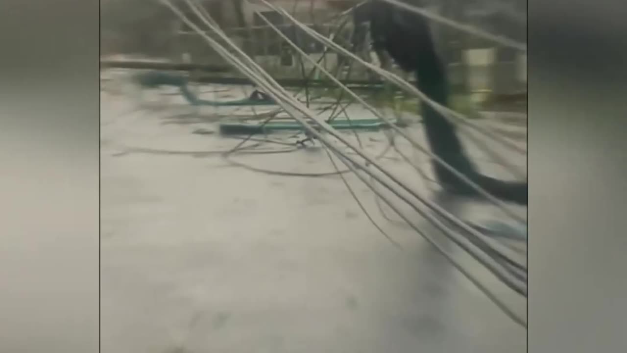 VIETNAM ZASÁHLO NIČIVÉ TORNÁDO 29.9.2025
