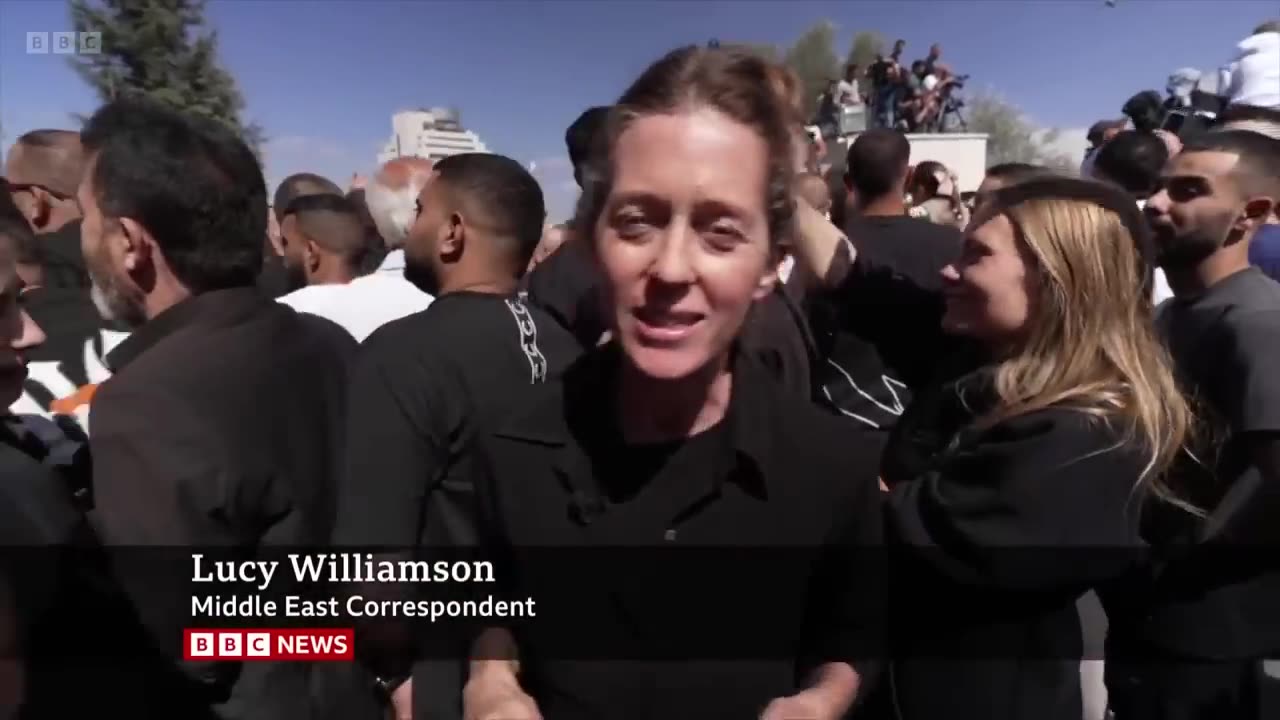 ‎How immigration raid on Chicago apartments unfolded | BBC News