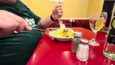 Food Adventure: Wally's Pizzeria | Hawley PA
