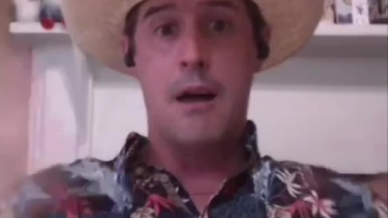 🇺🇸 Sergeant flips out—throws his PC (patrol cap) in rage! 😡