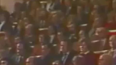 Spojżenie w przeszłość z wątpliwymi treściami