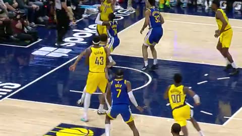 Indiana Pacers - T.J. McConnell dishes it to Bennedict Mathurin who soars in for the slam 🚀