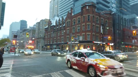 【4K】Toronto’s First Snowfall 2025 ❄️ Downtown Snow Walk 🌨️ Canada 🇨🇦
