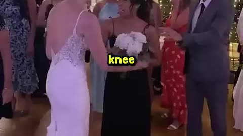 Breaking: Maid of Honor’s Surprise Proposal During Bouquet Toss! 💐❤️
