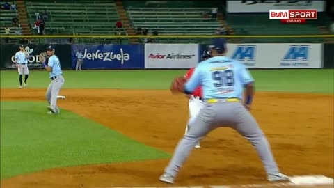 Yasiel Puig lució con el bate y el guante