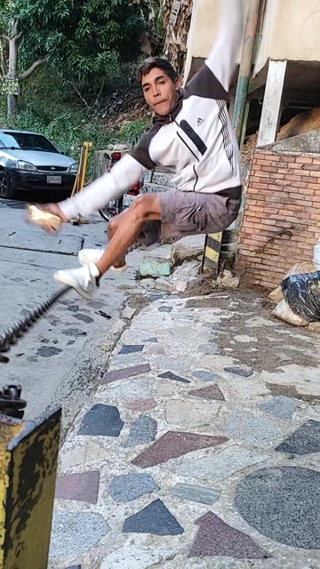 Extreme Balancing Skill On Swinging Chain