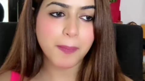 Mujhe dekhni hai Ek Dill Hai To Ek Dill hot girls