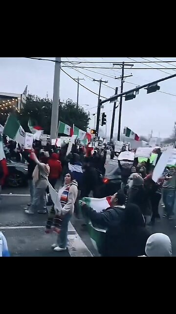 PROTESTERS BLOCK TRAFFIC🚏🛗🚗🚕🛻📸IN DALLAS TEXAS🛣️🚚🛗💫
