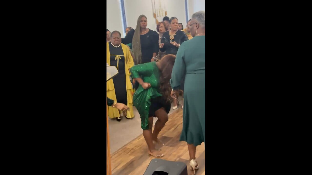 Dance Tyraaaa!!! 💃🏽💃🏽💃🏽 #praisebreak