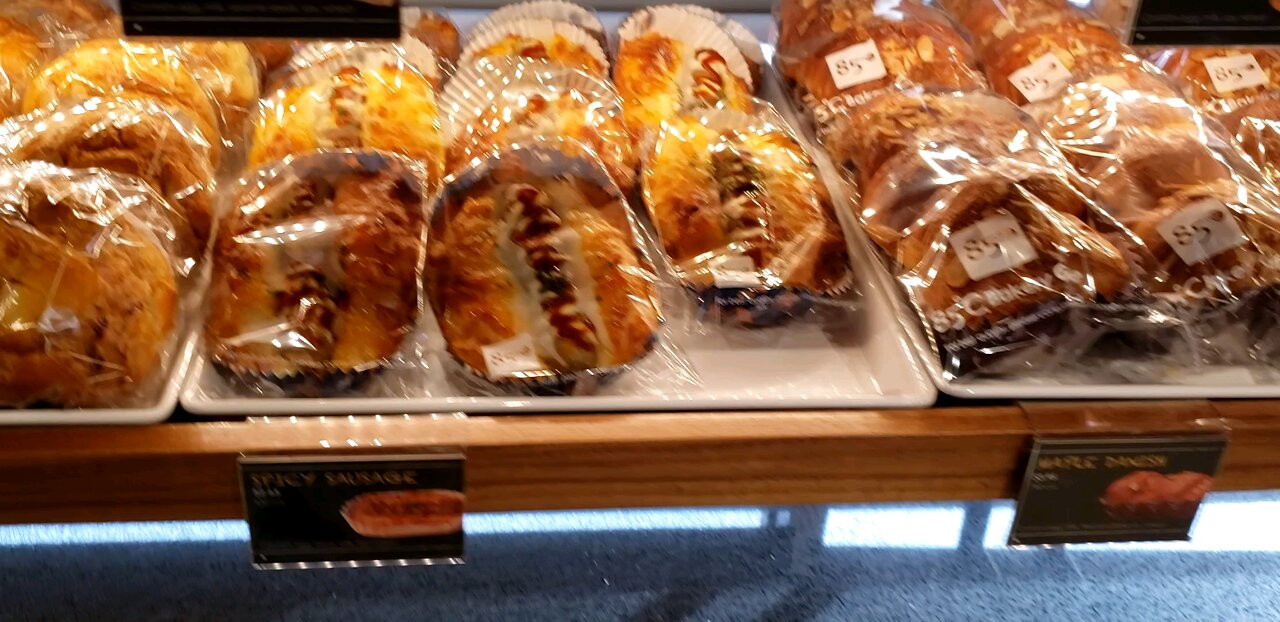 Full Tour of 85°C Bakery (Quail Springs) – You’ll Want Everything!