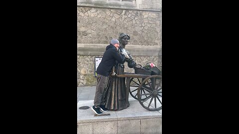 This is so weird and disgusting like it's just sad 😡