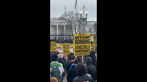 🇺🇸🇻🇪Dozens of people gathered outside the White House in Washington to protest