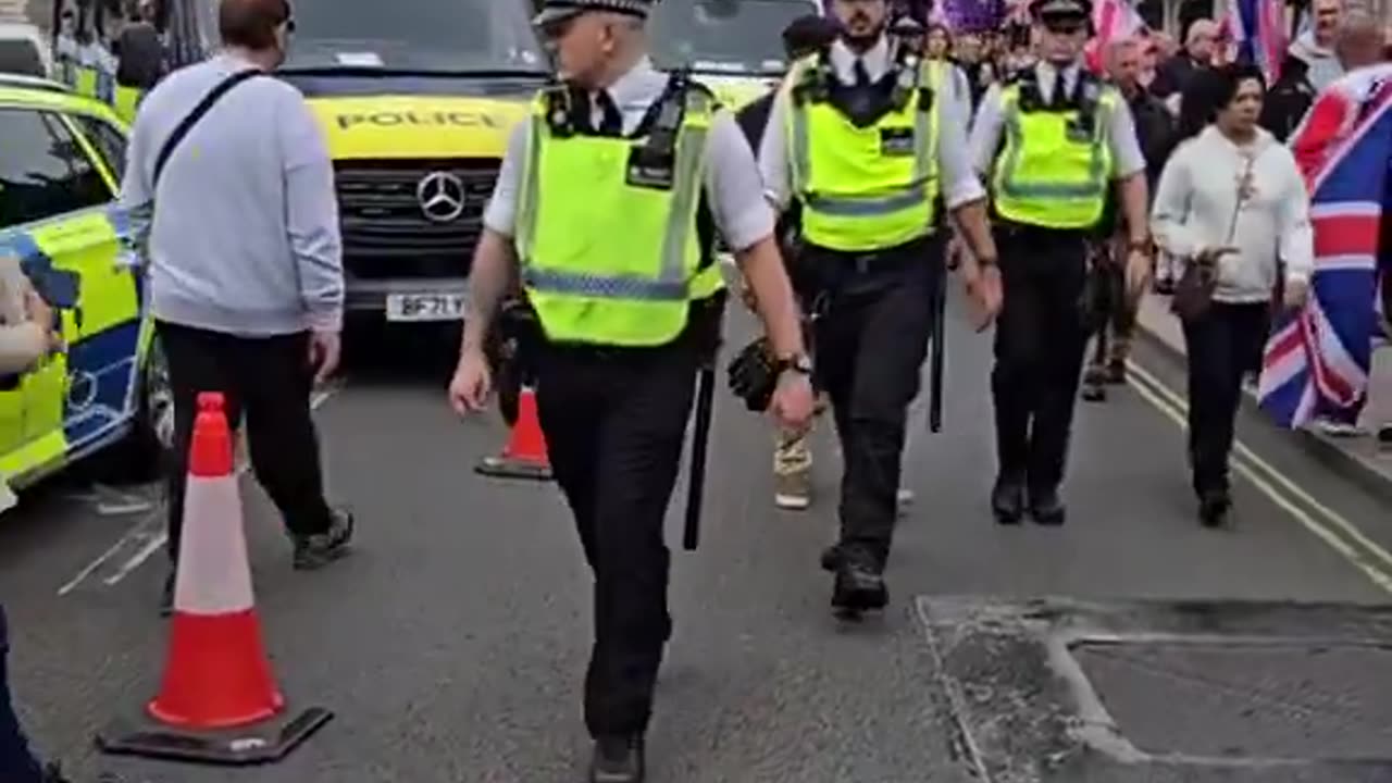 Police in London are scared of the Pink Ladies... 🤦♂️