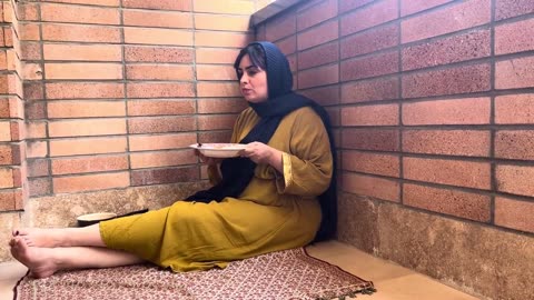 Preparing Tabrizi Khagineh, an Iranian dessert, to celebrate the victory of the Tractor Sazi team