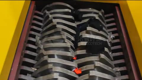 Double-Shaft Shear Shredder: Versatile Solution for Wood, Fabric, Paper & Square Tubes