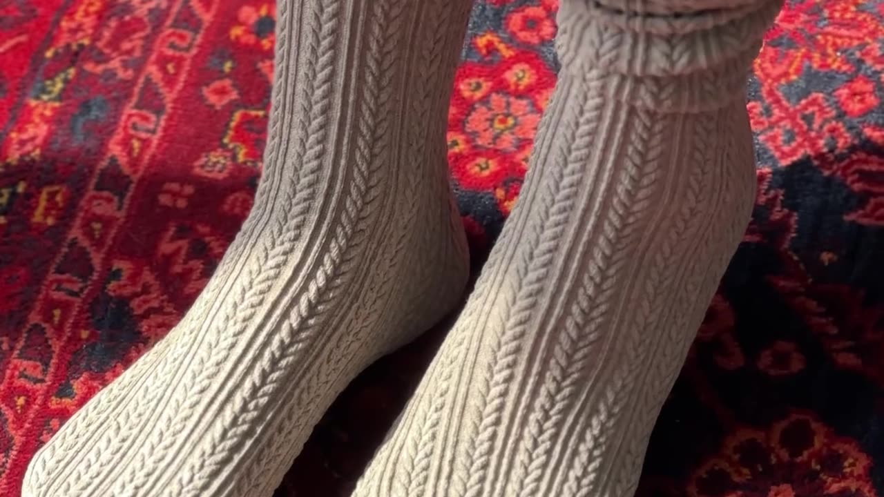 معرفی جوراب شلواری زنانه مجلسی در فروشگاه پادمیرا