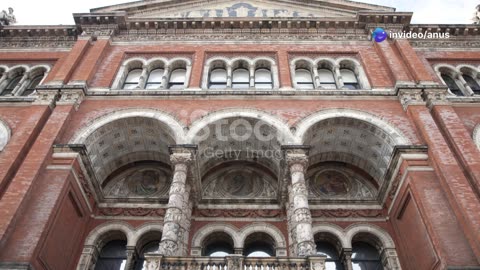 Discover the Wonders of the V&A Museum!