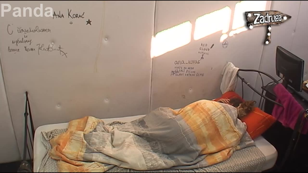 Zadruga PINK TV very hot time