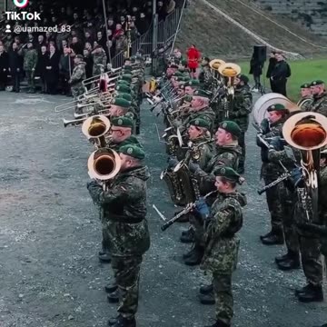 GERMAN MILITARY BAND PLAYS ISRAELI ANTHEM