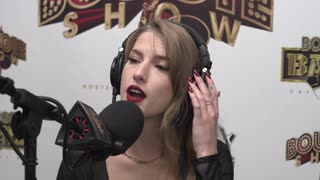 Octavia Red - How I Deal With Vagina Swelling🙀 I Place A Frozen Water Bottle In Between My Legs🦵🏻