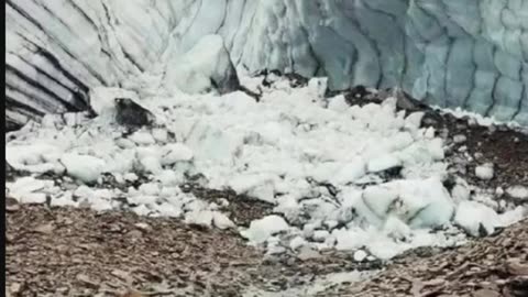 10,000-year-old cave in Argentina, finally collapses 👀👀