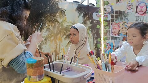 Merias wajah di the jungle zoo