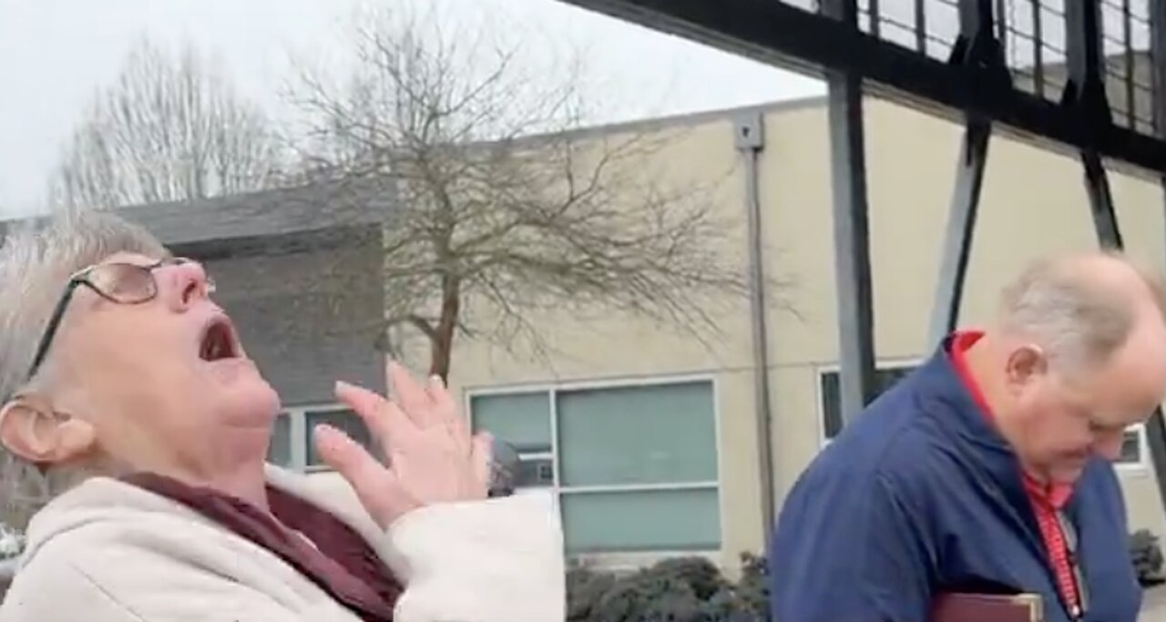 Liberal Karen goes on unhinged tirade over US flag on a guys hat
