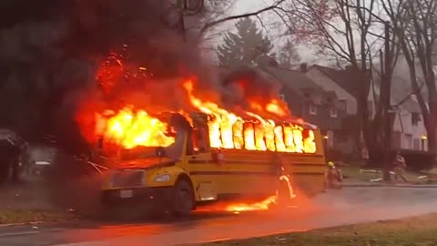 Hero Ohio bus driver SAVES 15 kids from fiery inferno in seconds!