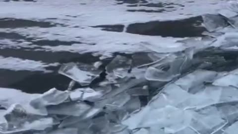 POLAR VORTEX FREEZES LAKES IN REAL TIME