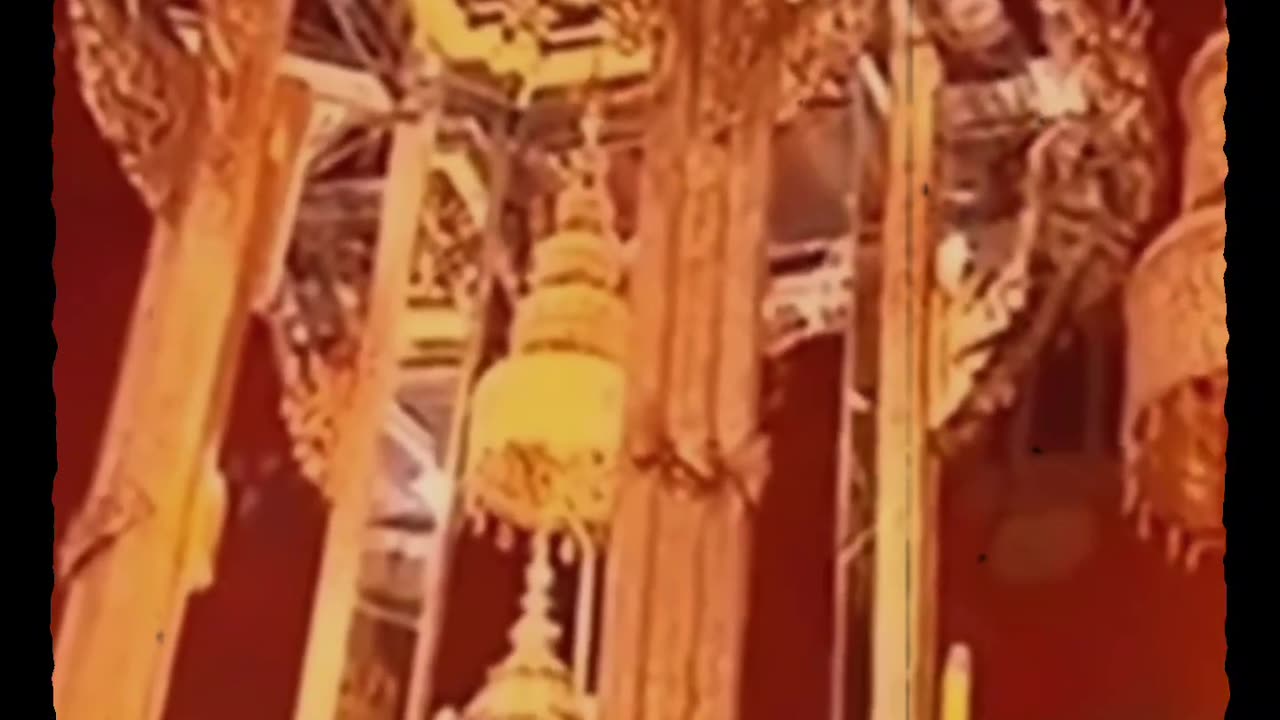 . "หาชมยาก" เป็นบุญของพสกนิกรที่ได้เกิดมาในแผ่นดินของพระราชาผู้ทรงธรรม