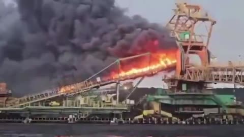 Canada： The highest volume coal export terminal in all of Canada in flames…