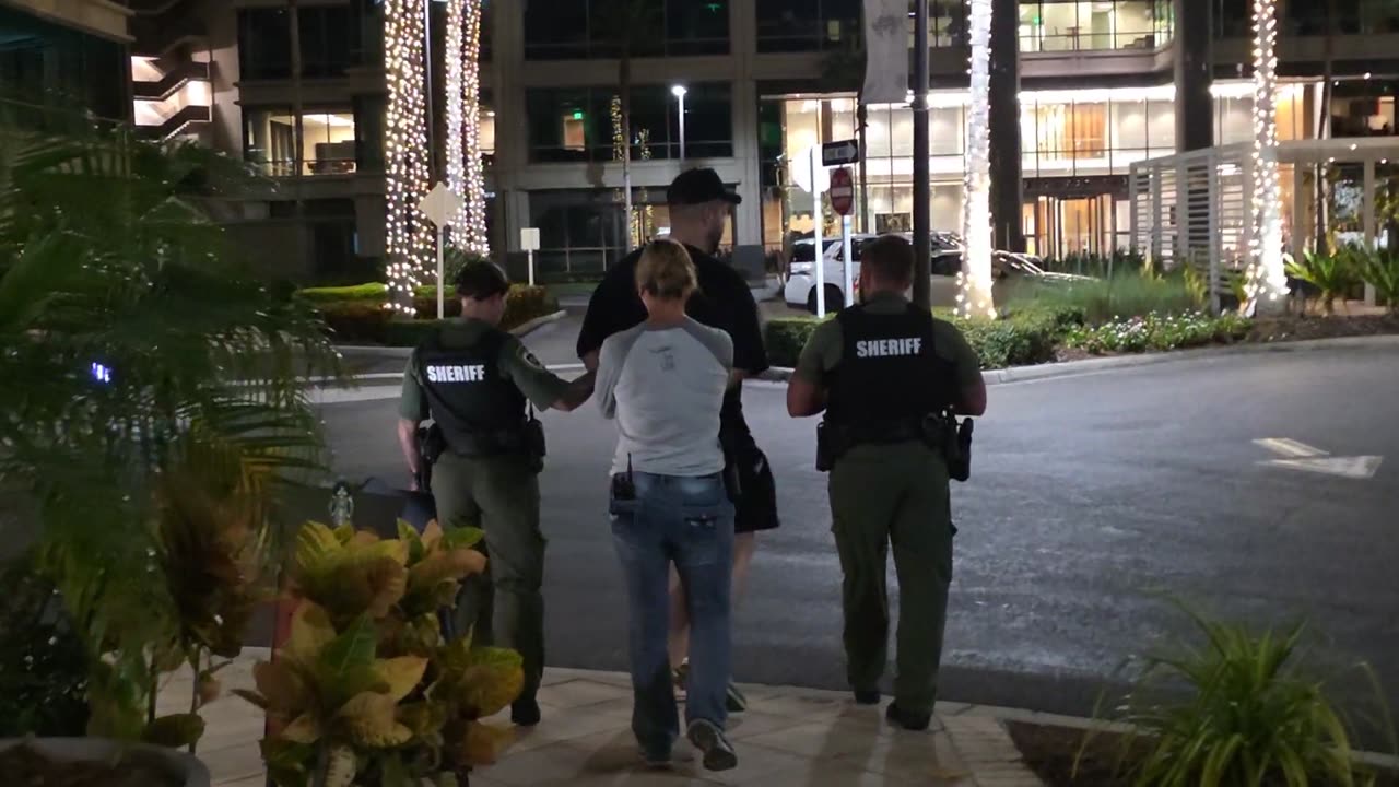 SEARCHING FOR 1 GOOD COP