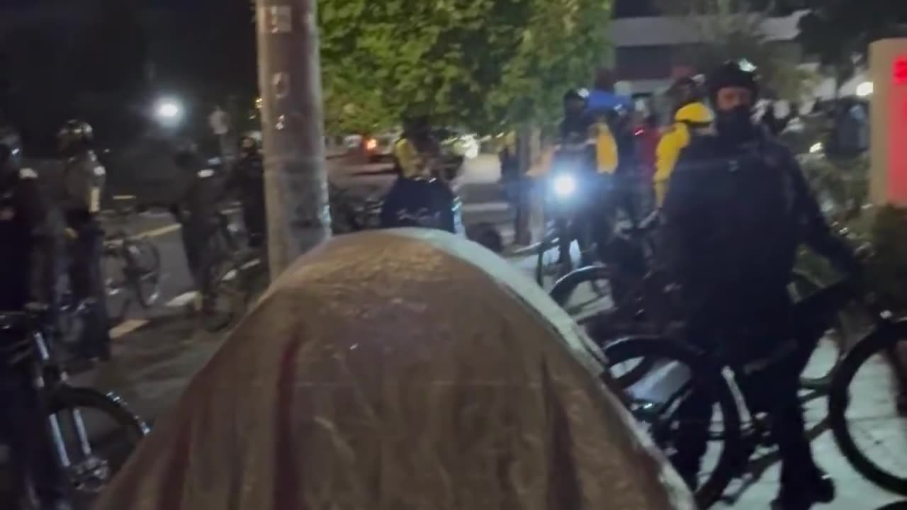 Why are the police in Portland raiding the MAGA camp with a bunch of old people