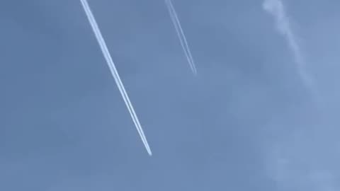 3 AVIONES 2 si 1 no DESPIERTA YA¡¡ CHEMTRAILS EVIDENCIA FEBREO