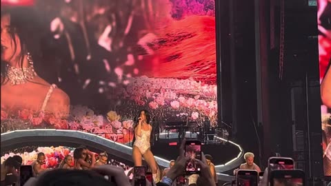 Dua lipa Live - one kiss radical optimism tour Wembley