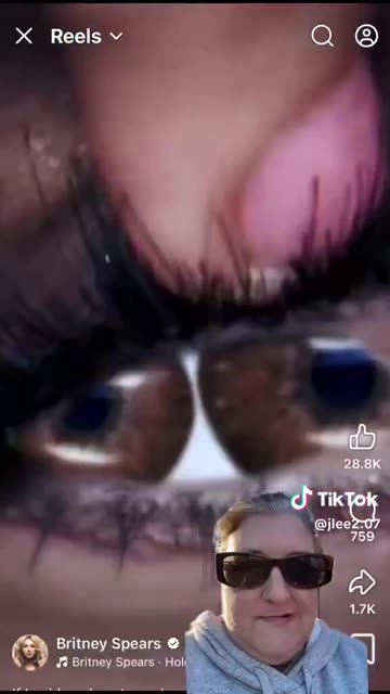 look how many of these celebs are aging backwards…it’s weird