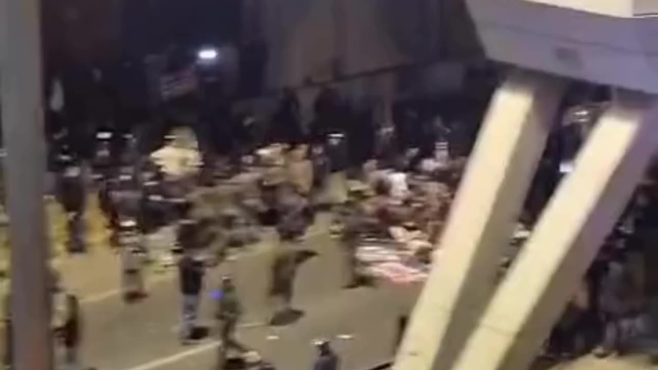 Israeli police clash with settlers in Jerusalem over prisoner swap deal