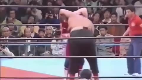 Dynamite Kid suplexes Abdullah The Butcher