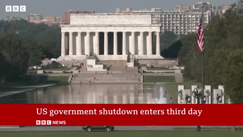 Donald Trump threatens ‘mass layoffs’ during US government shutdown _ BBC News