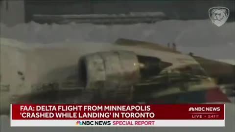 Canada - plane crash are being rescued..