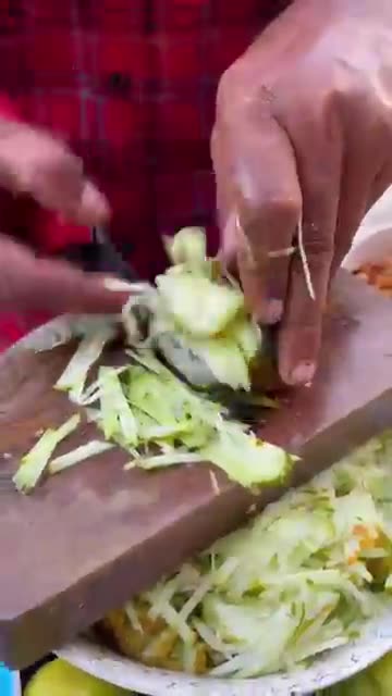 You’ve Never Seen a Cucumber Cut This Fast 😱🥒
